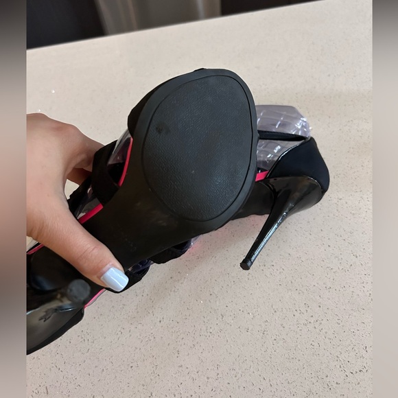 Zigi Soho Scuba Heels - Picture 4 of 4